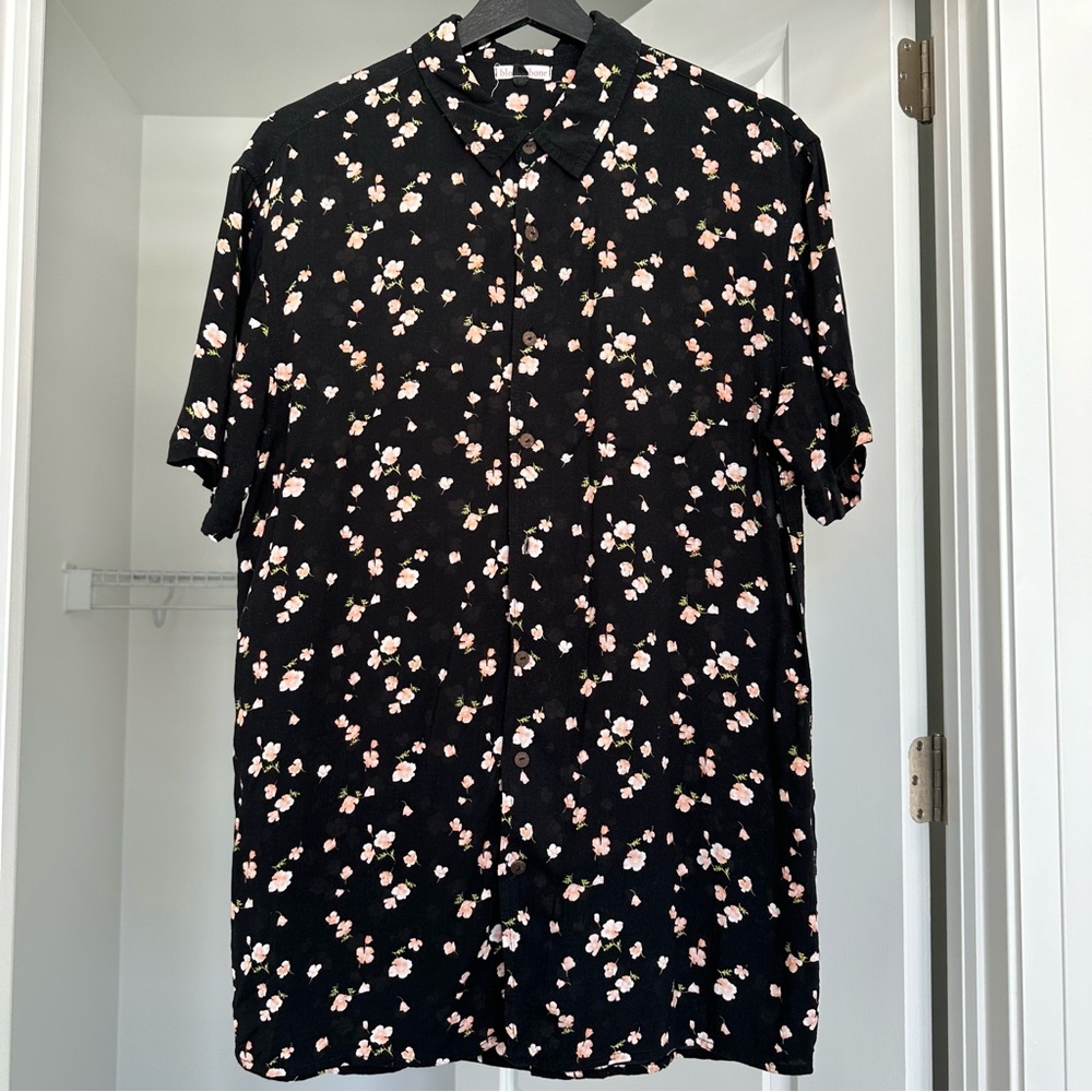 Floral Black Men's Linen Button Down Collar TShirt